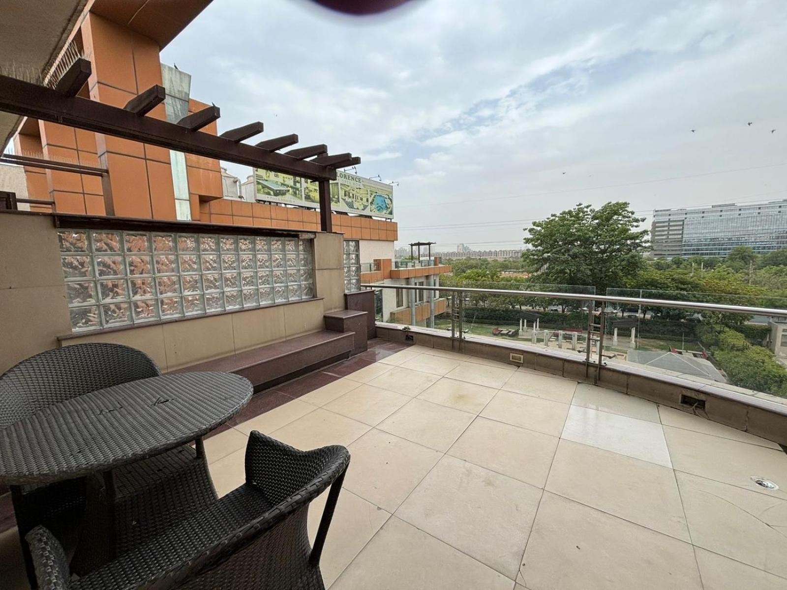 Club Florence Gurgaon Bagian luar foto