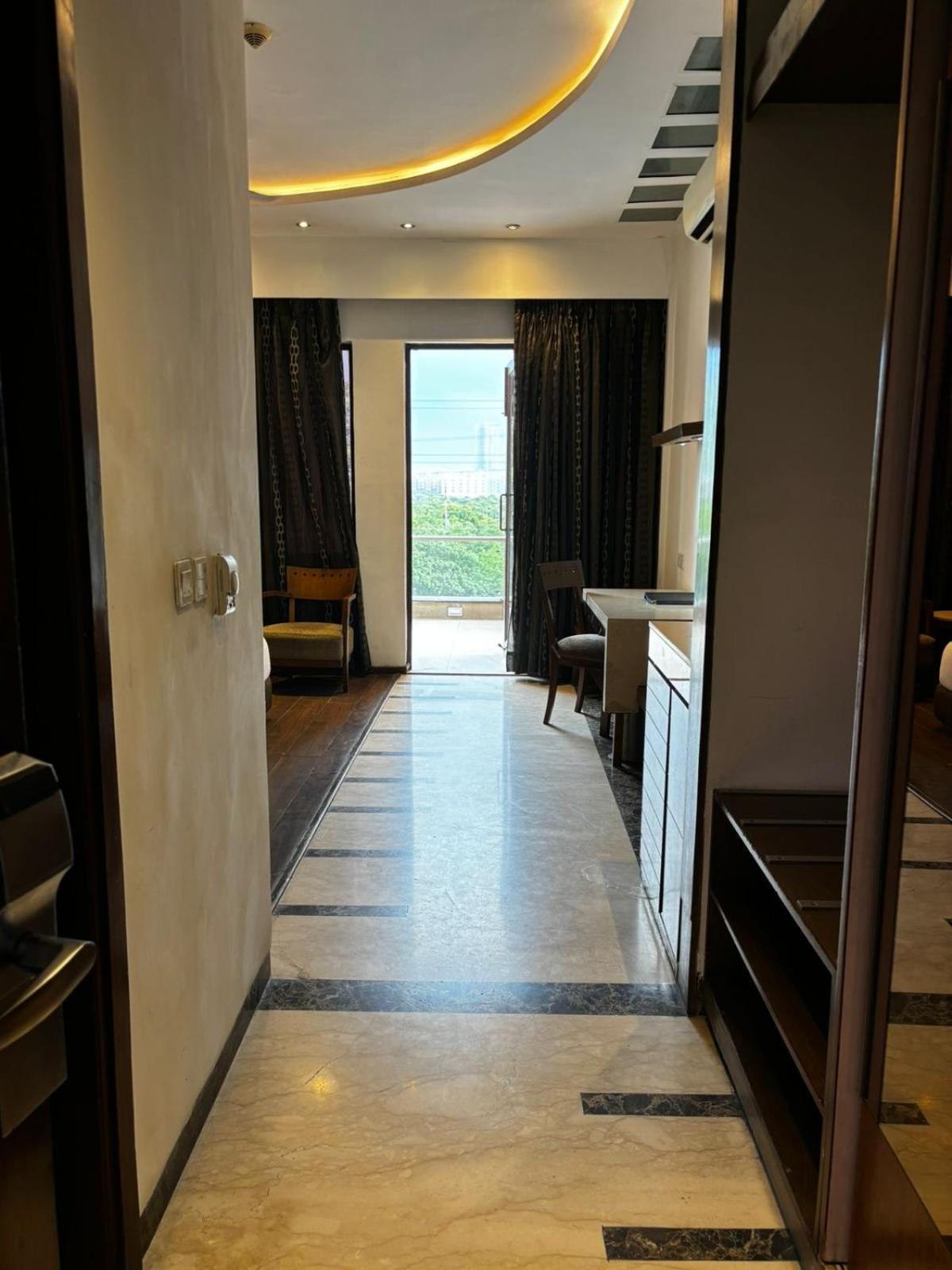 Club Florence Gurgaon Bagian luar foto